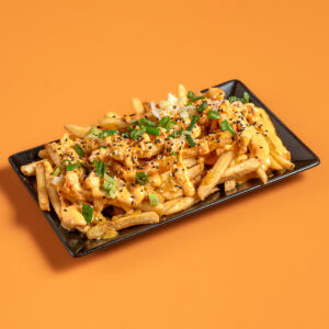 1. Loaded Fries με Κάρυ Λάιμ